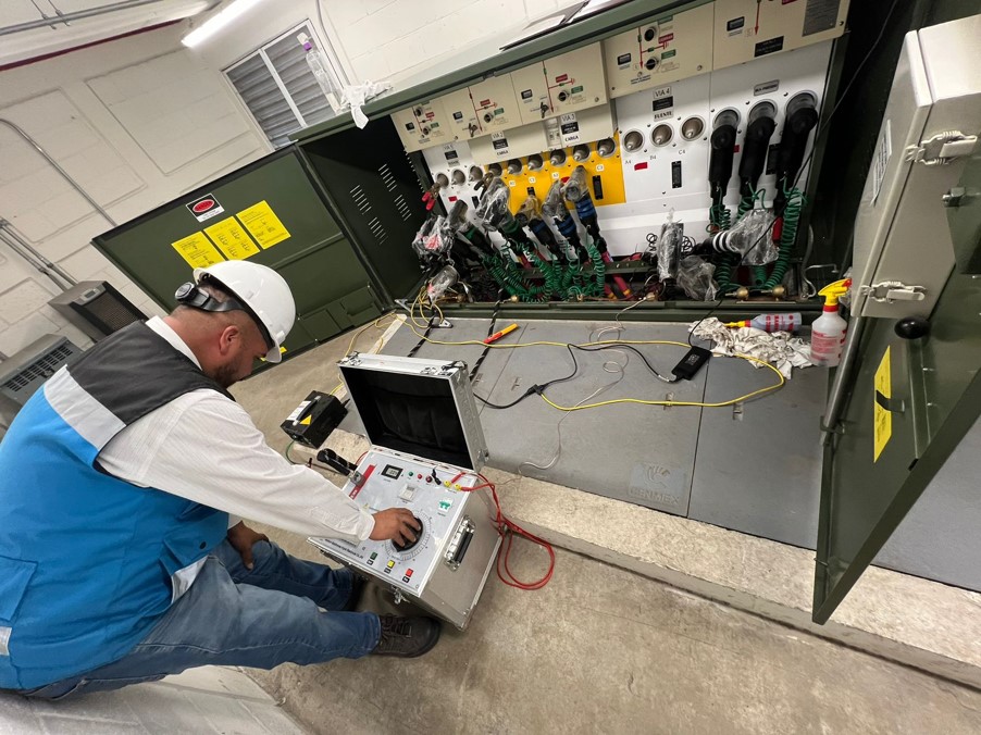 Proceso de inspección y ajuste de contactos en seccionadores